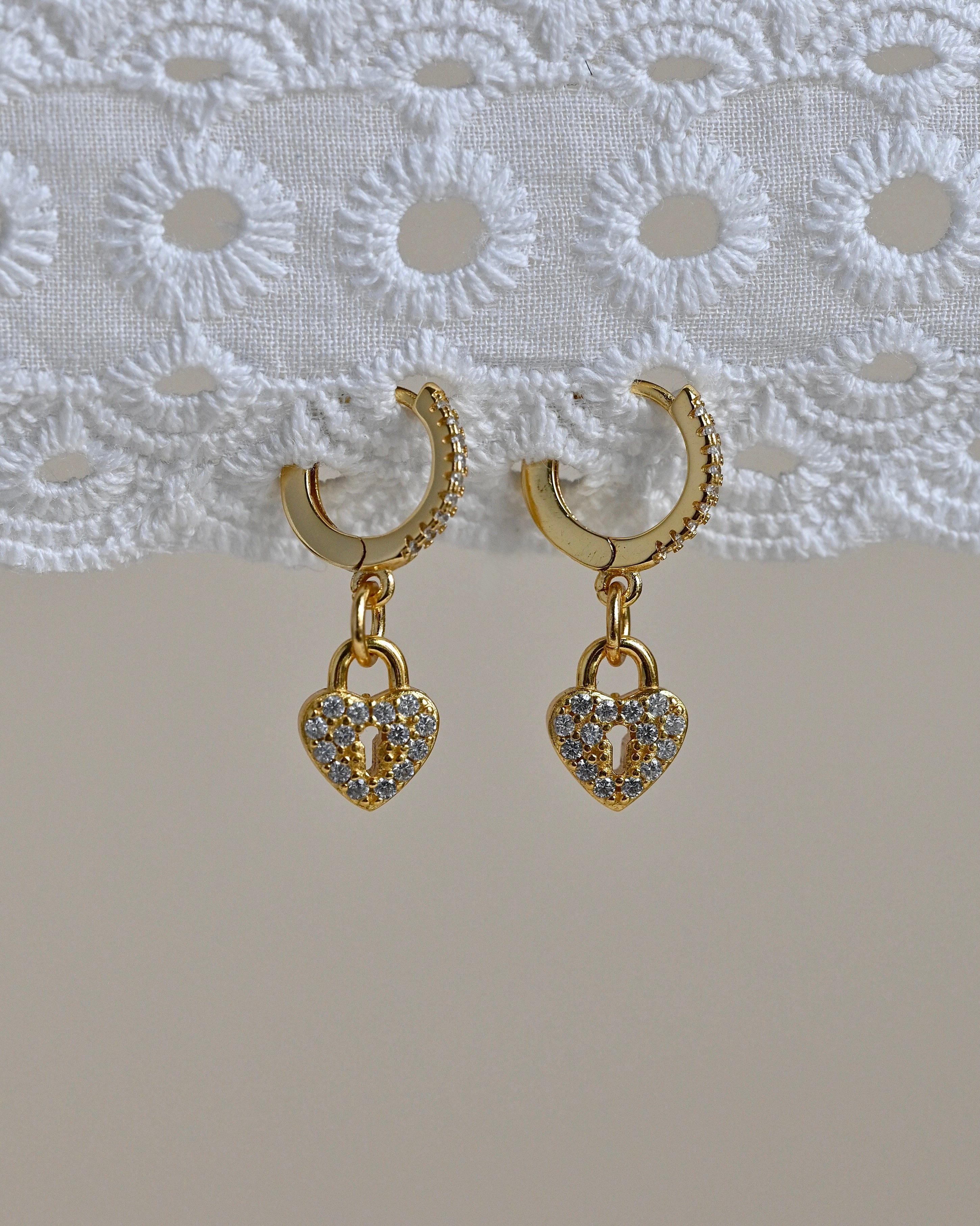 ZORIA kolczyki kłódki z cyrkoniami