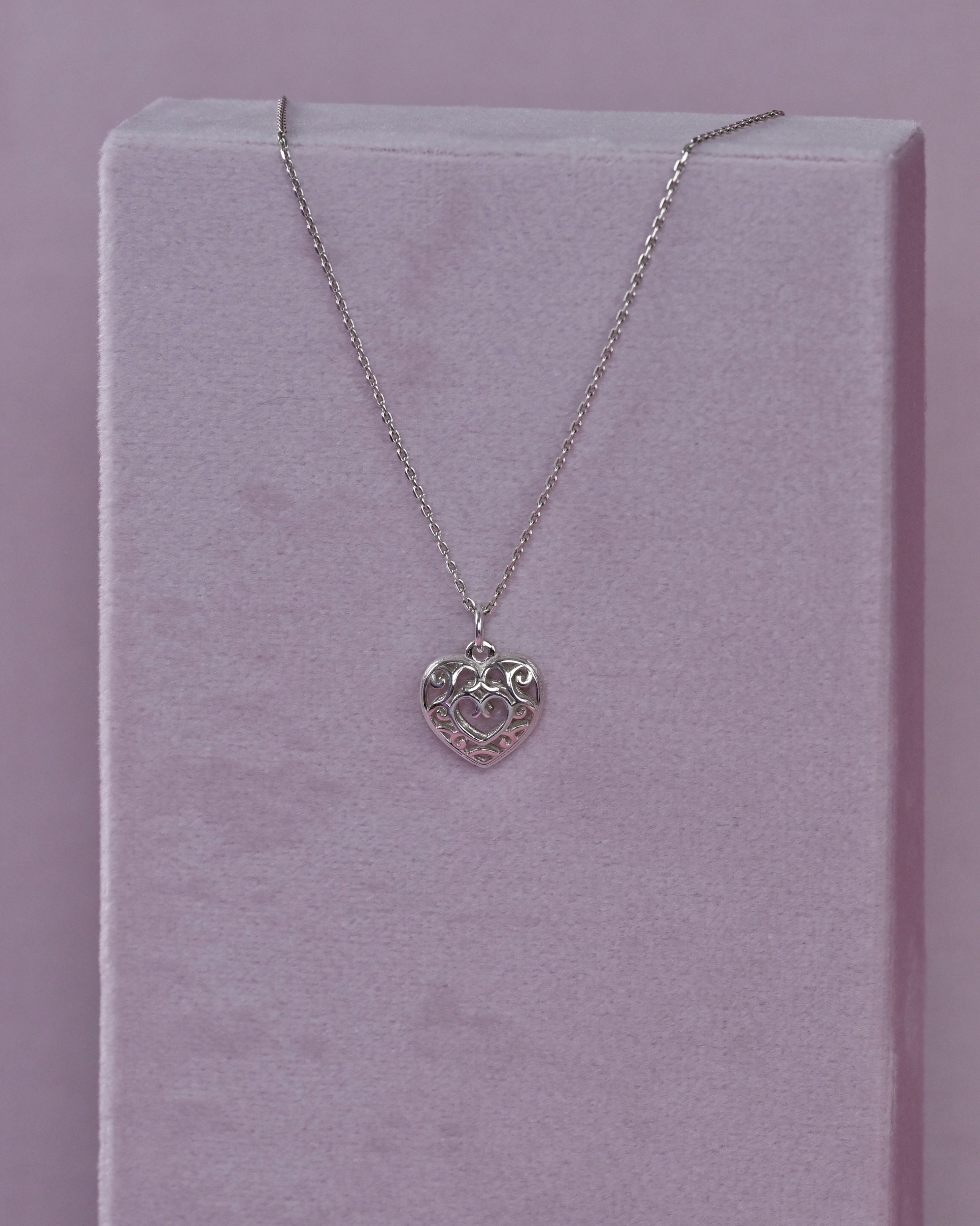JULIET naszyjnik z ażurowym sercem