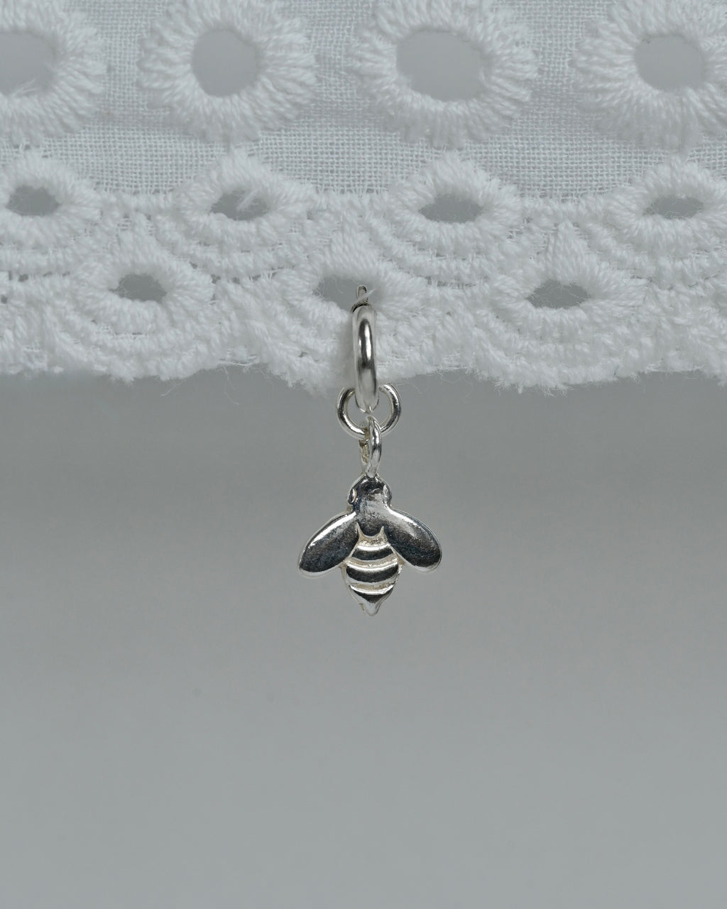 Pszczoła charms