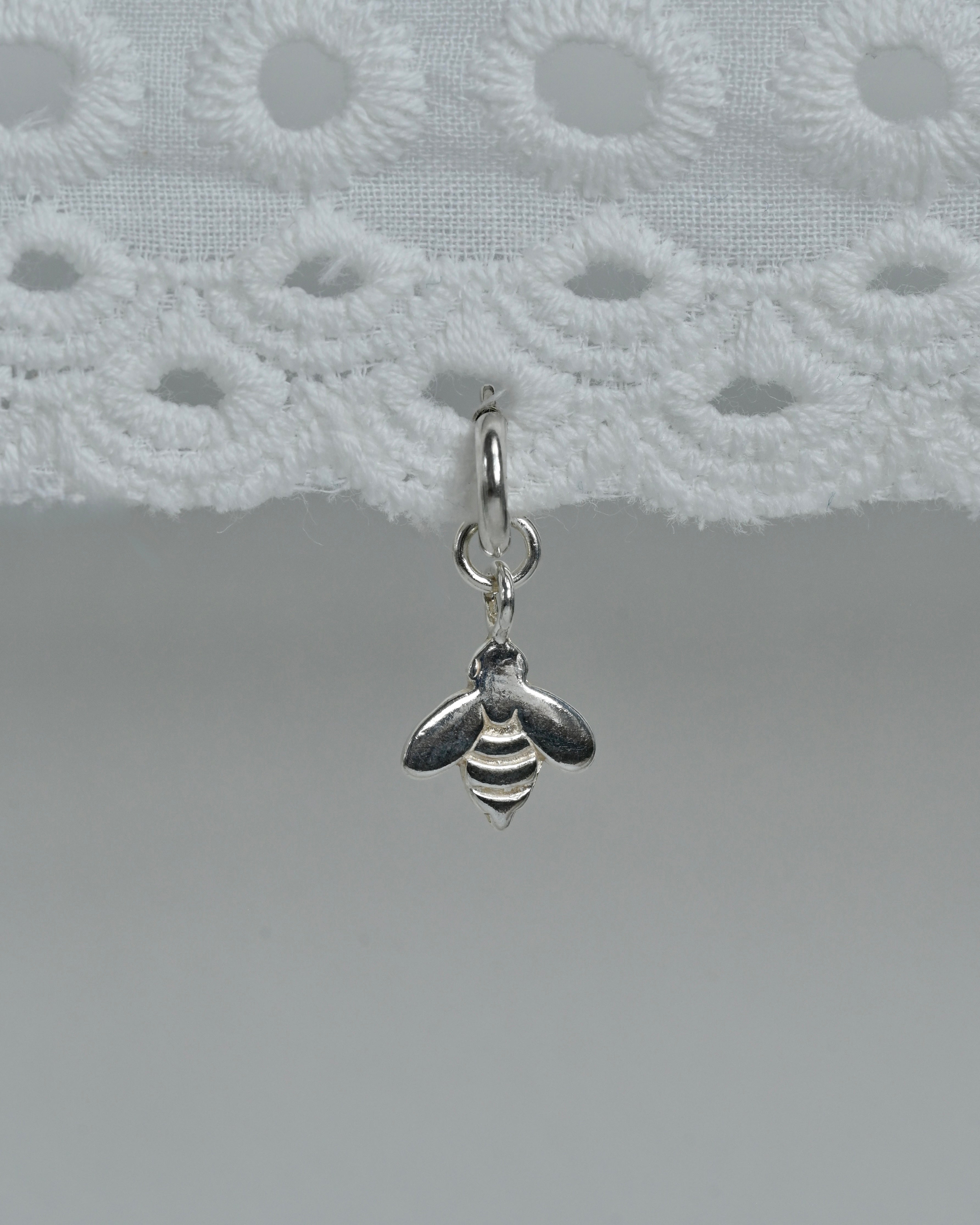 Pszczoła charms
