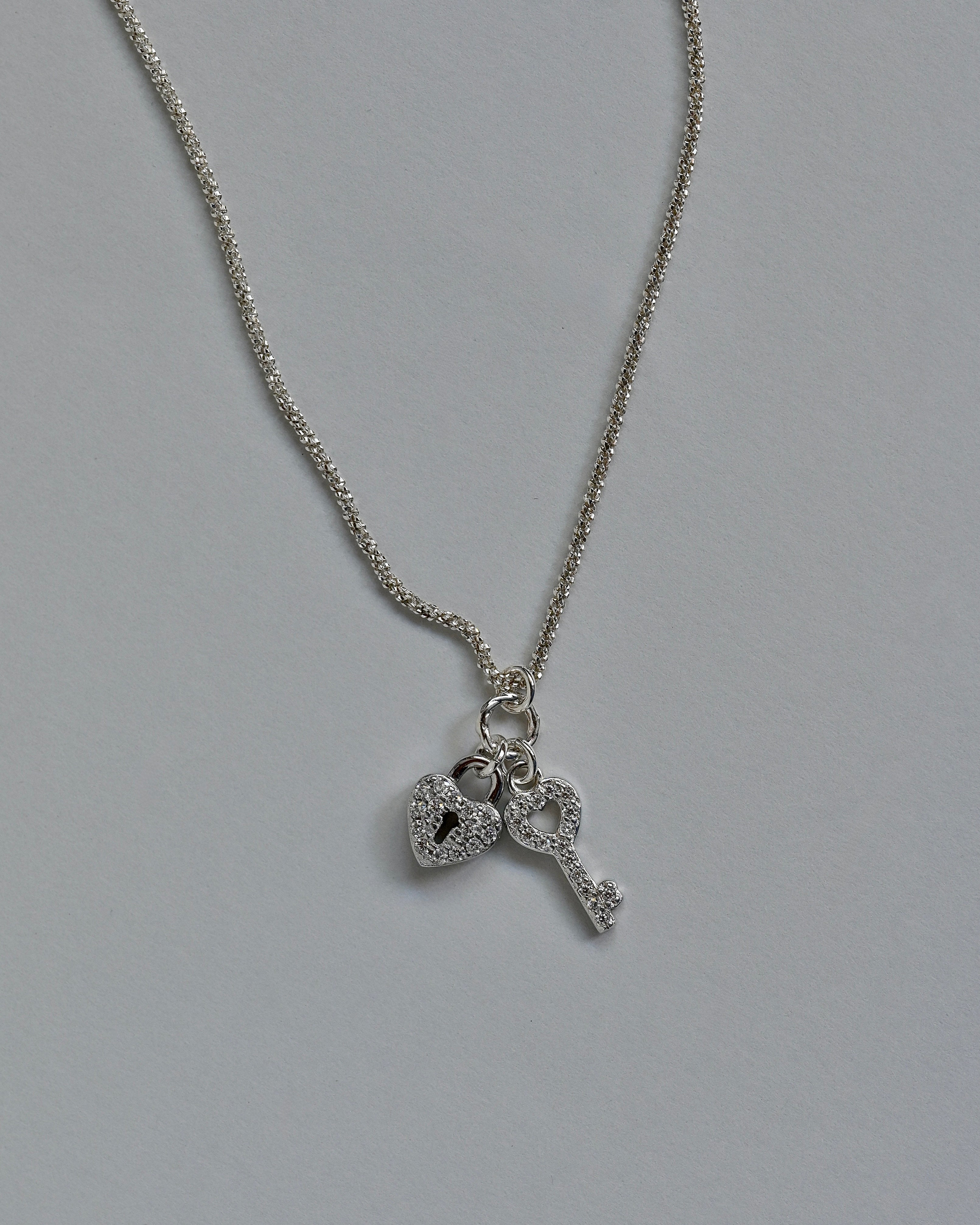 ZORIA Chain with Padlock and Key