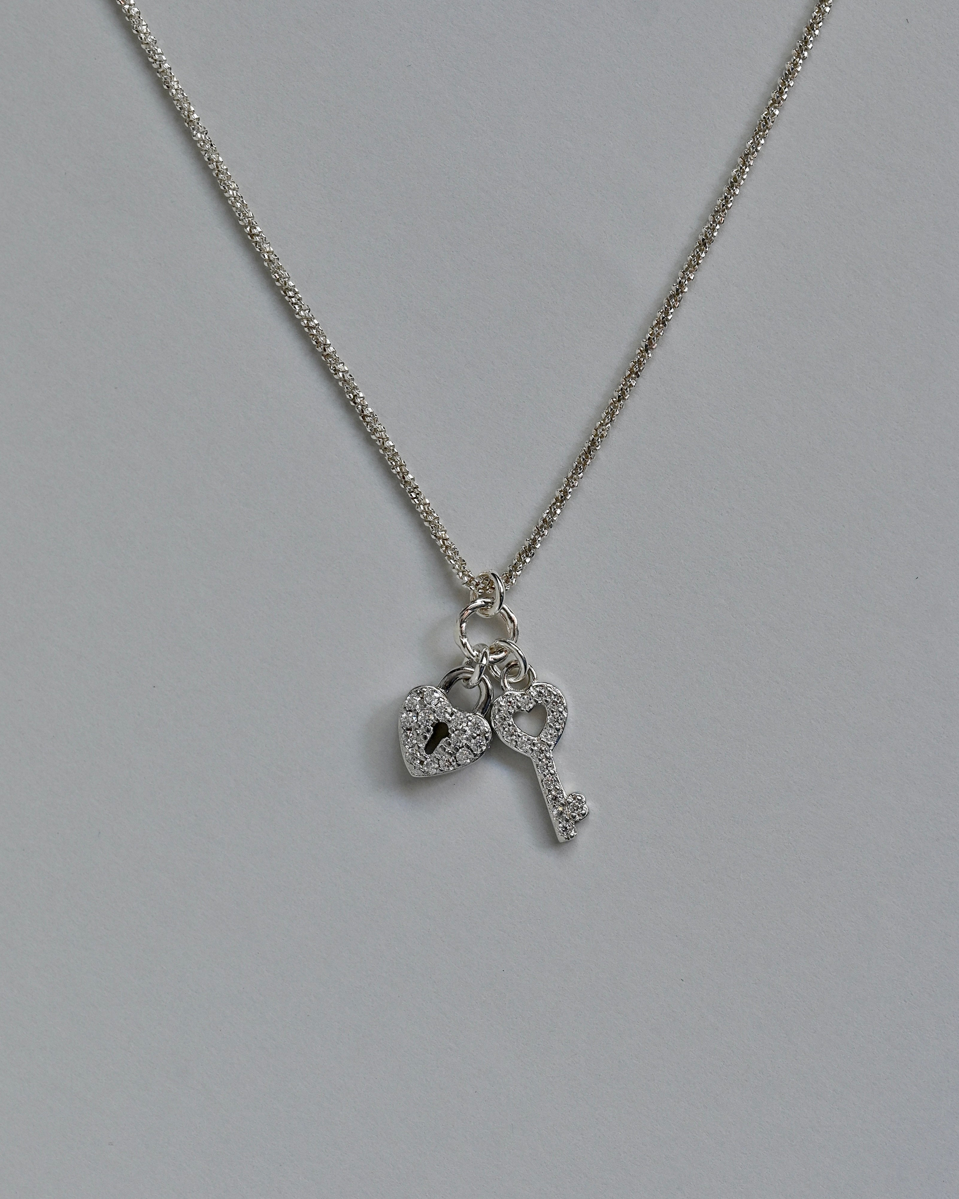 ZORIA Chain with Padlock and Key