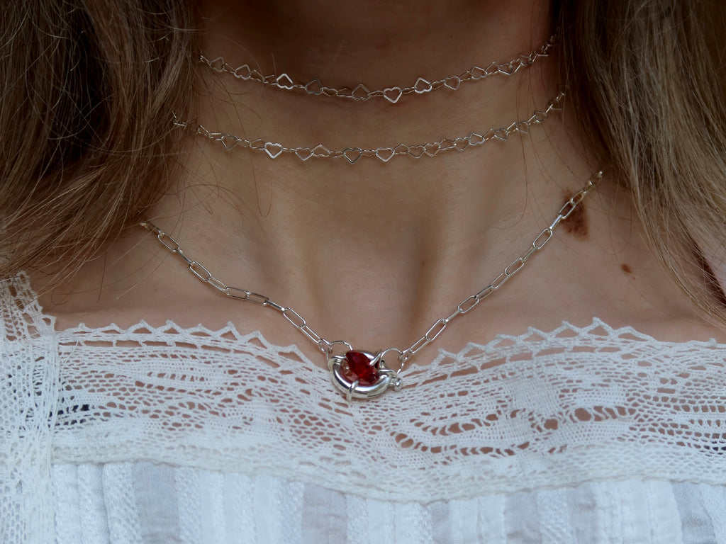 NECKLACE with heart-shaped links