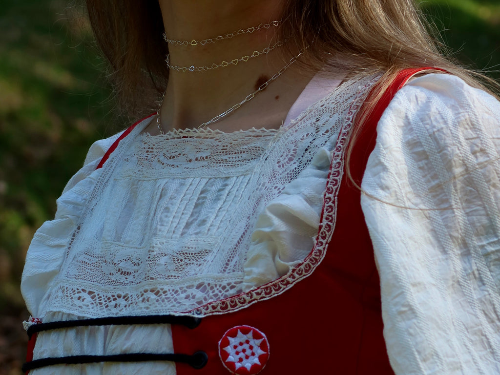 NECKLACE with heart-shaped links