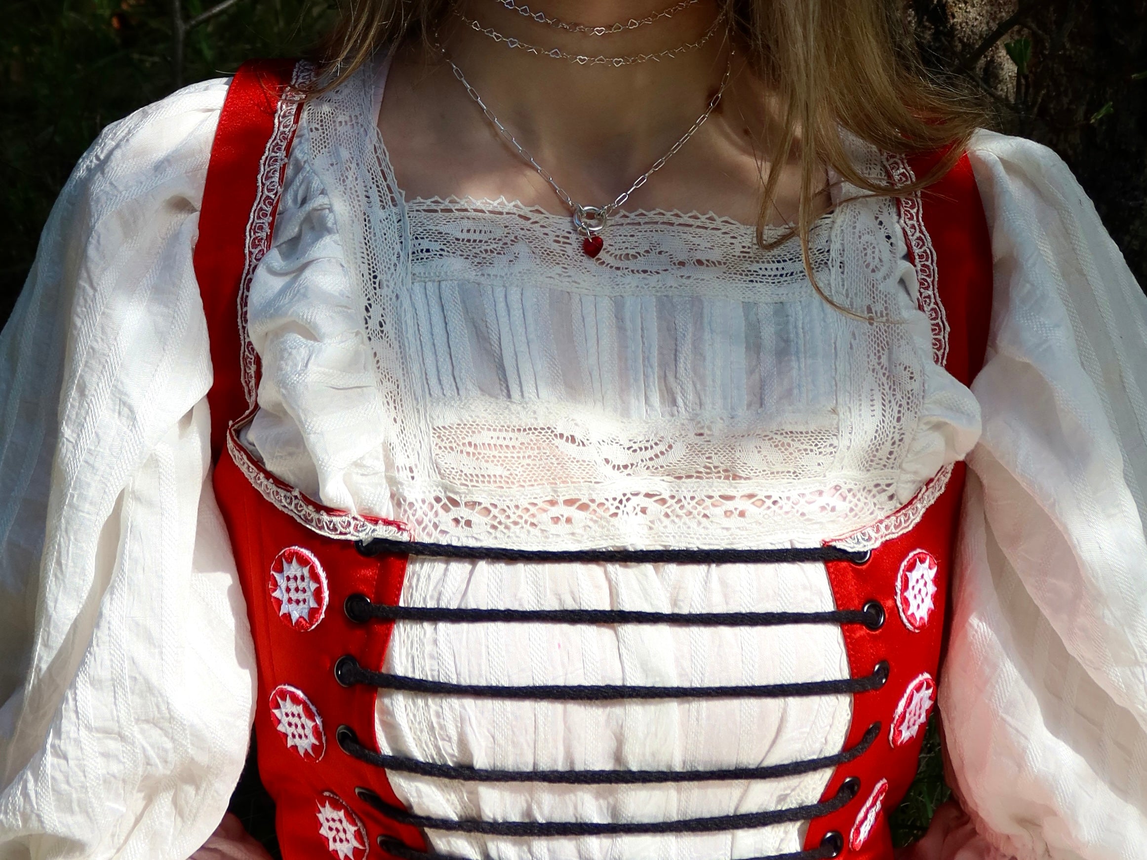 NECKLACE with heart-shaped links