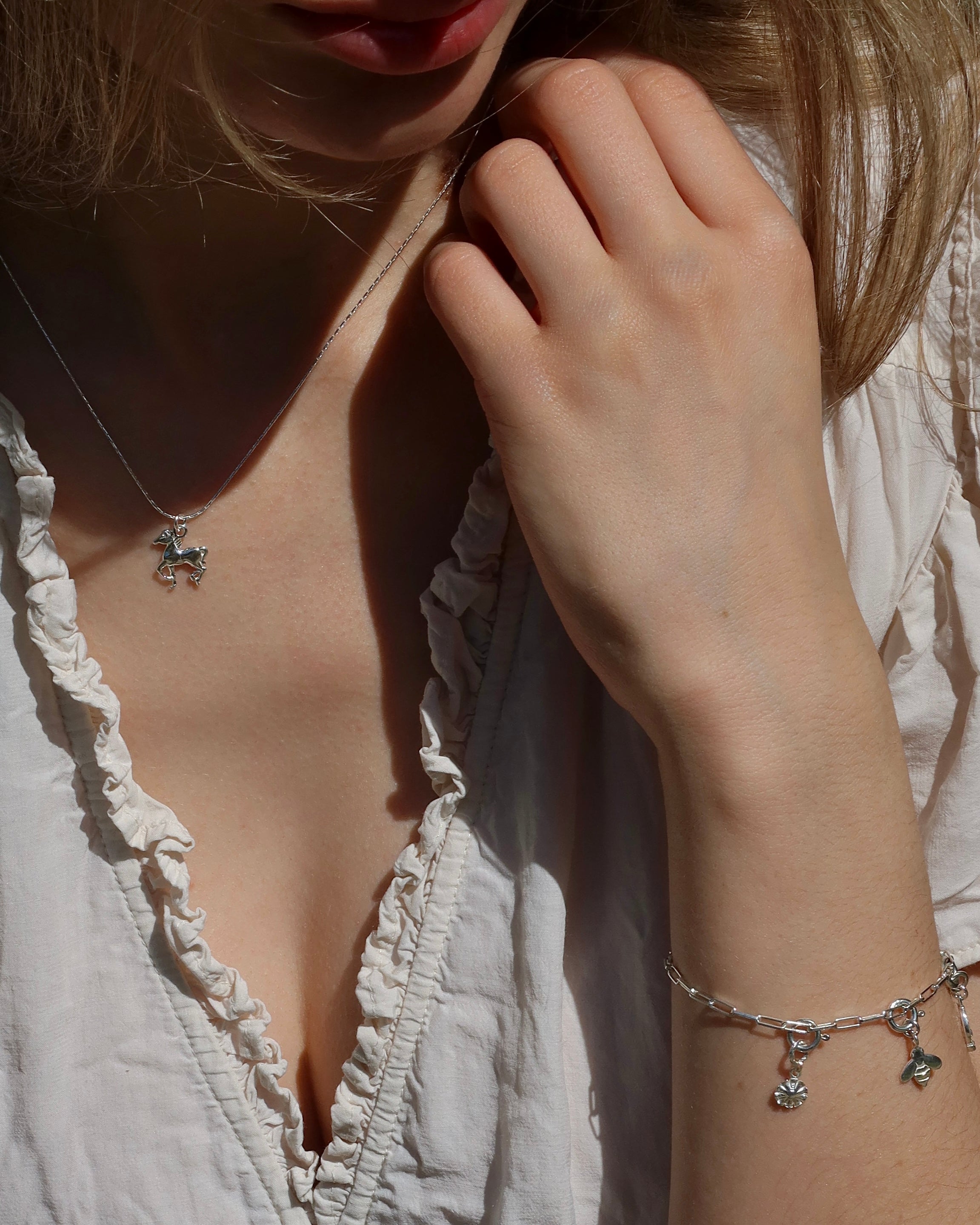 Pszczoła charms