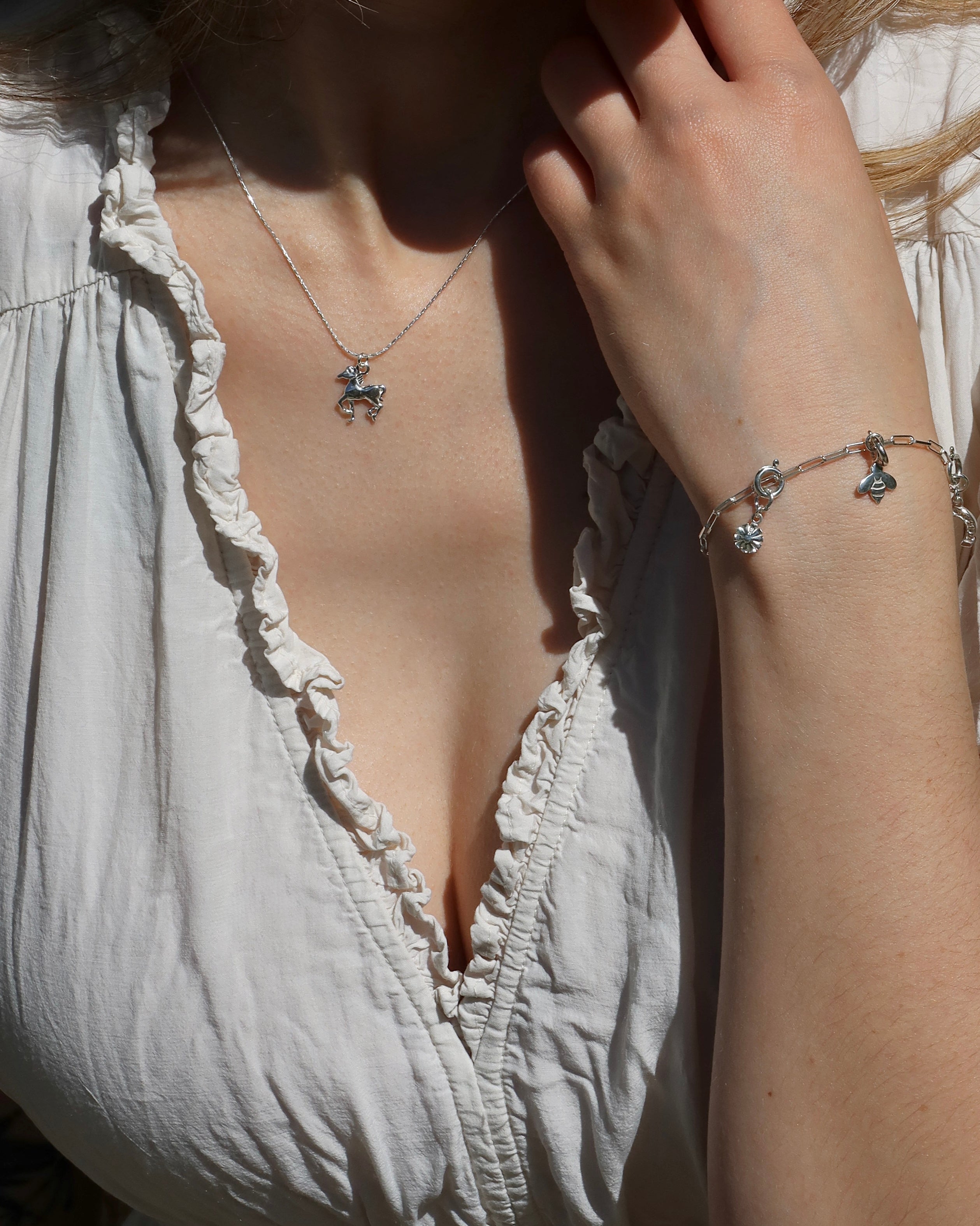 Pszczoła charms