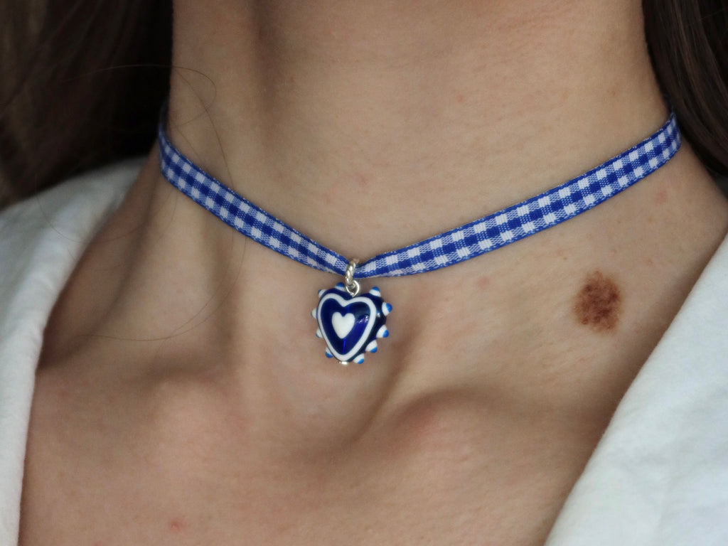 MODRZUTKI choker z serduszkiem w stylu ludowej ceramiki